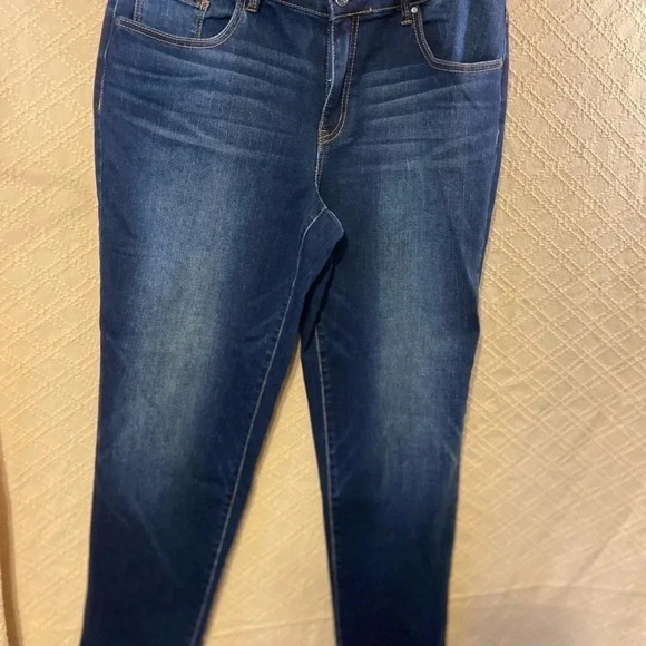 Chico's Platinum Womens Denim Jeans Size 1 Stretch Dark Wash - Picture 1 of 4